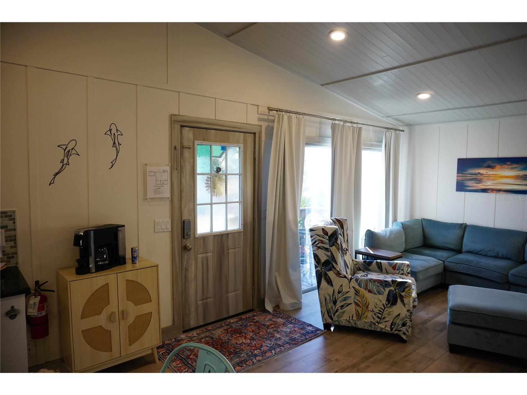 2504 Avenue B Bradenton Beach FL 34217 O6384479 image7