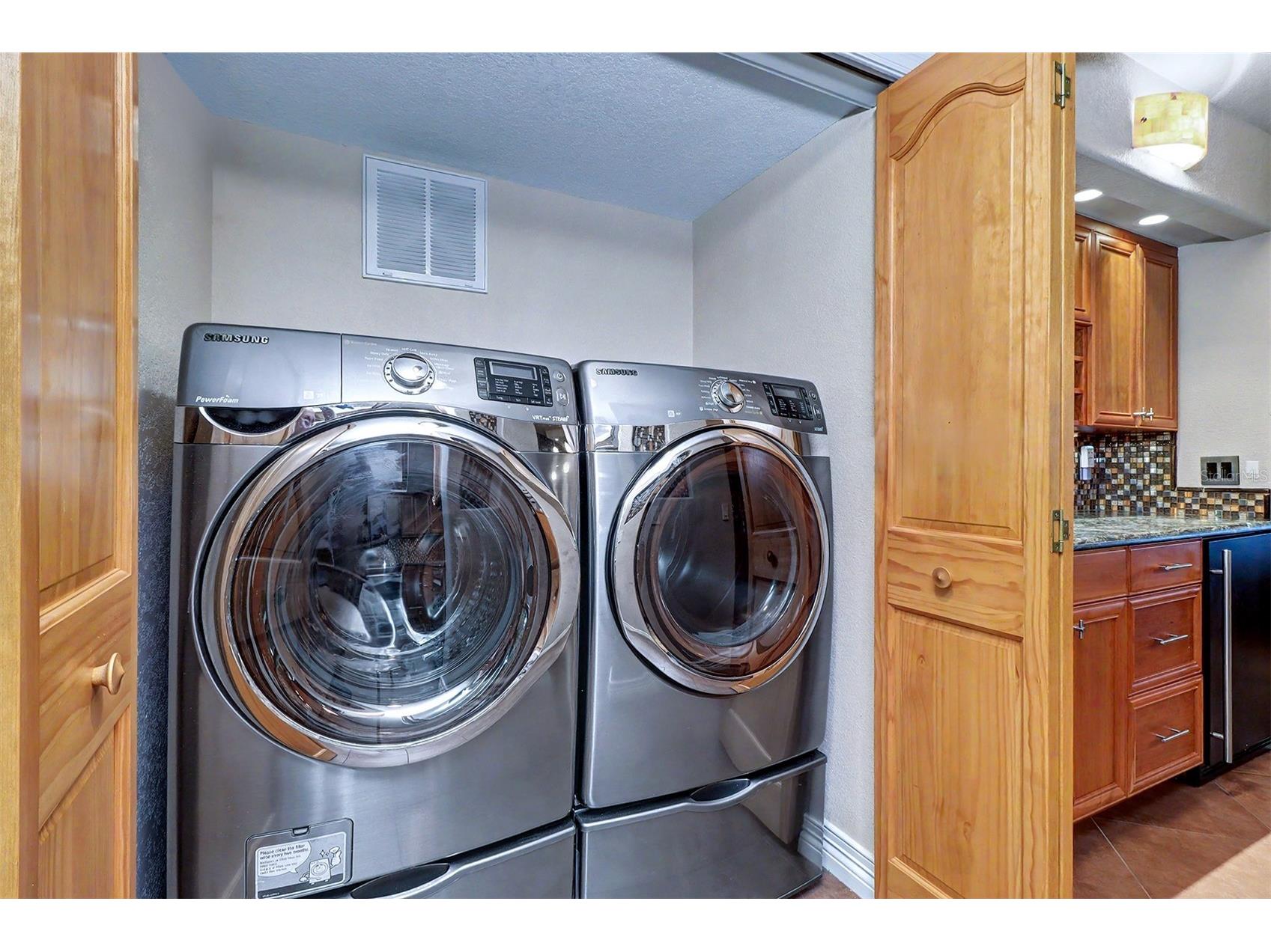 2504 Gulf Boulevard #304 Indian Rocks Beach FL 33785 - GULF TB8508320 image19