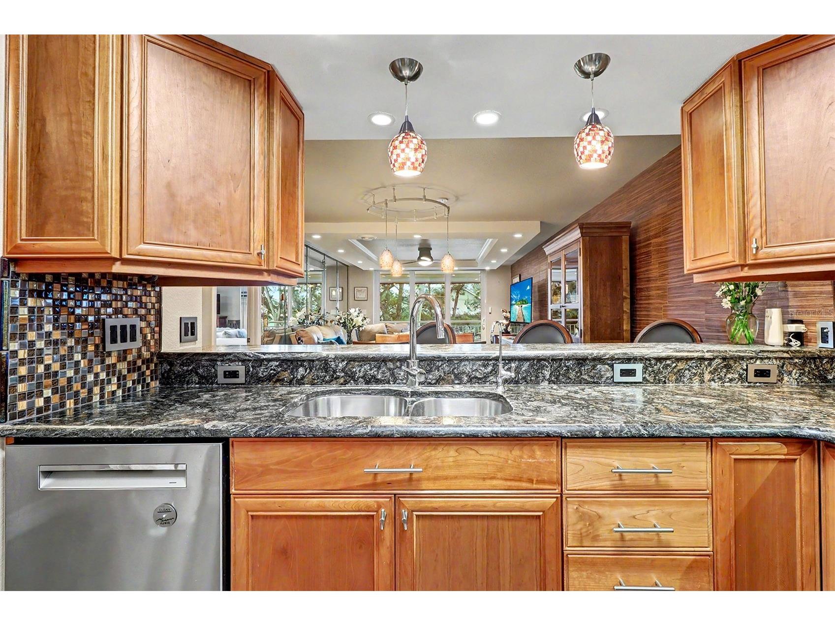 2504 Gulf Boulevard #304 Indian Rocks Beach FL 33785 - GULF TB8508320 image34
