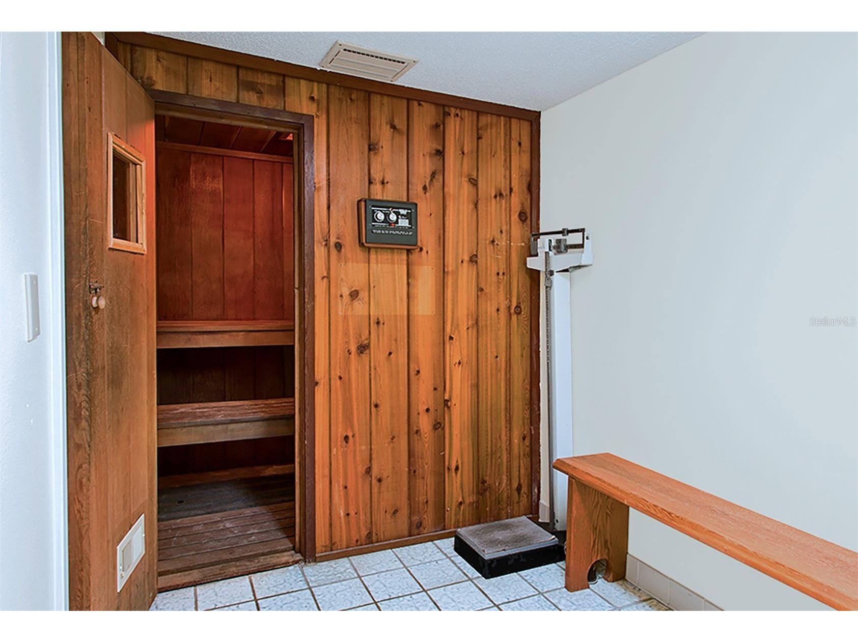 2504 Gulf Boulevard #304 Indian Rocks Beach FL 33785 - GULF TB8508320 image48