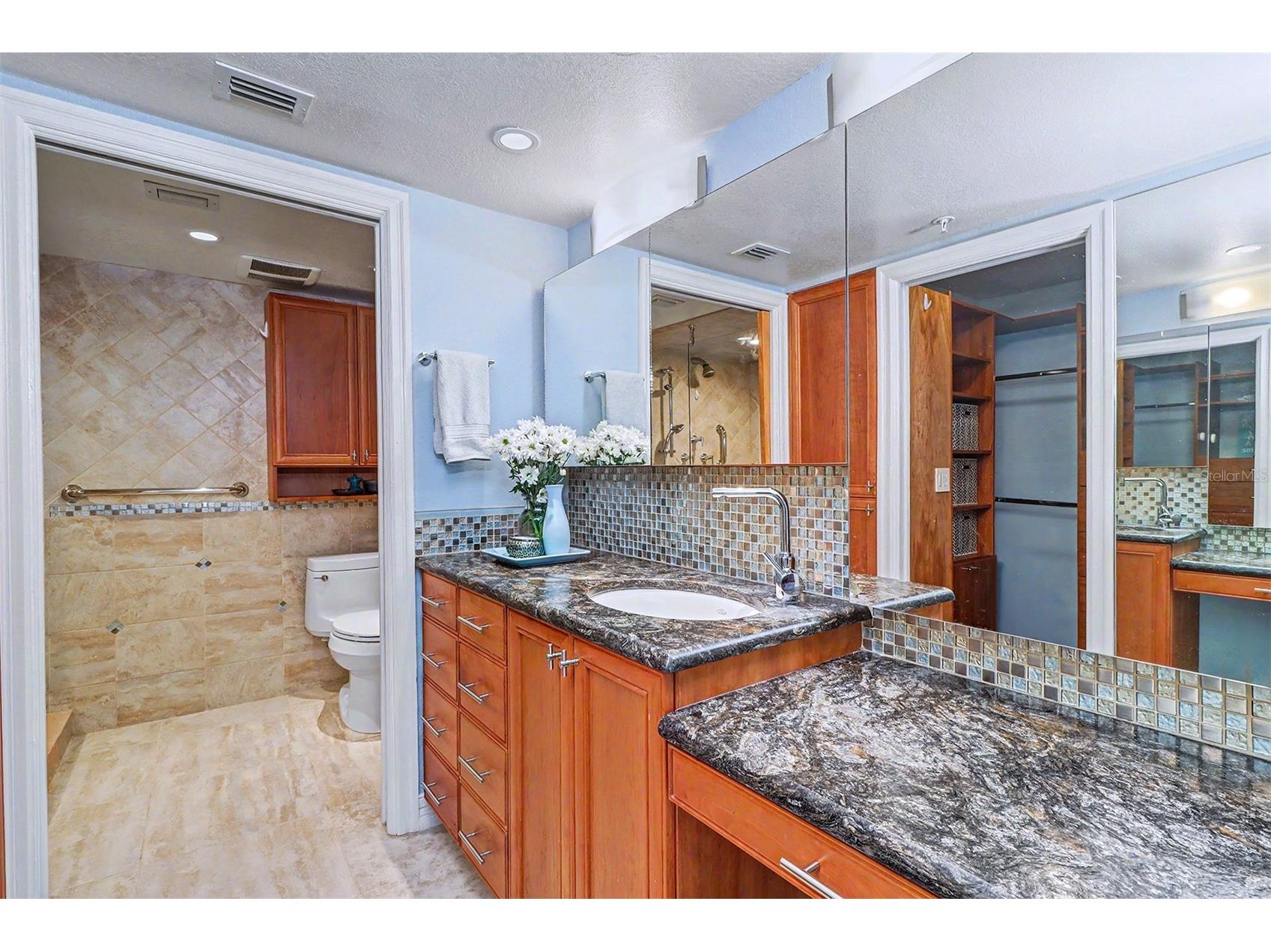 2504 Gulf Boulevard #304 Indian Rocks Beach FL 33785 - GULF TB8508320 image9