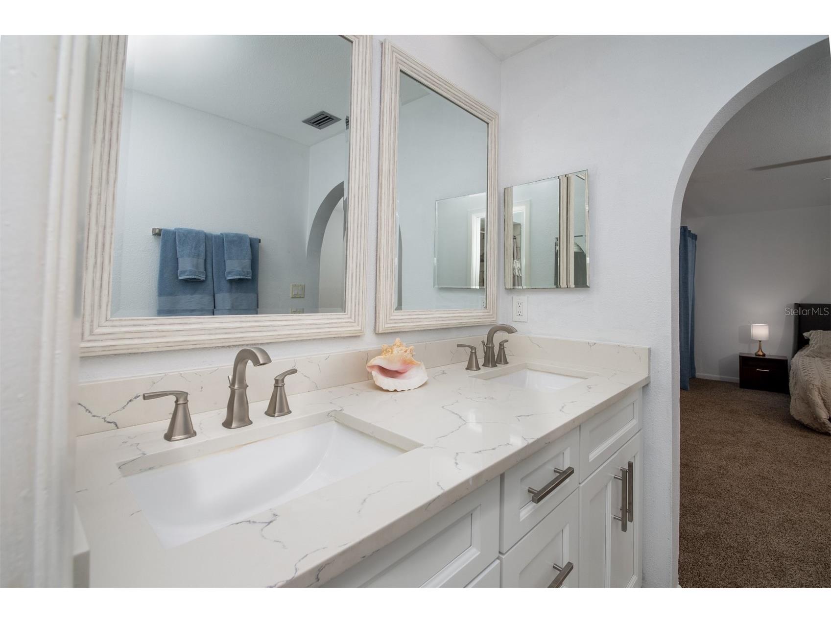 2504 Hibiscus Drive W Belleair Beach FL 33786 O6416622 image18