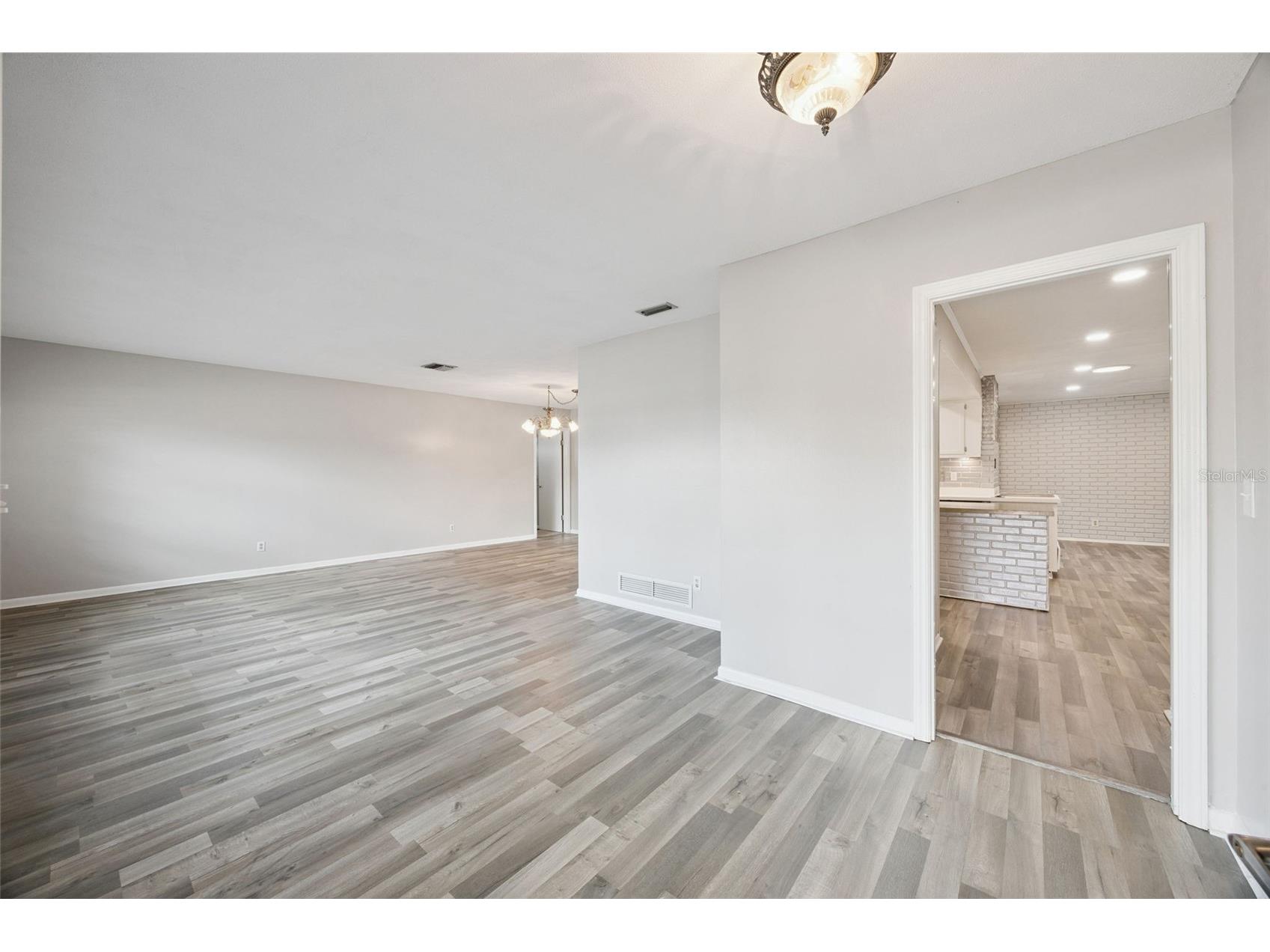 2504 Lauderdale Court Orlando FL 32805 O6386519 image7
