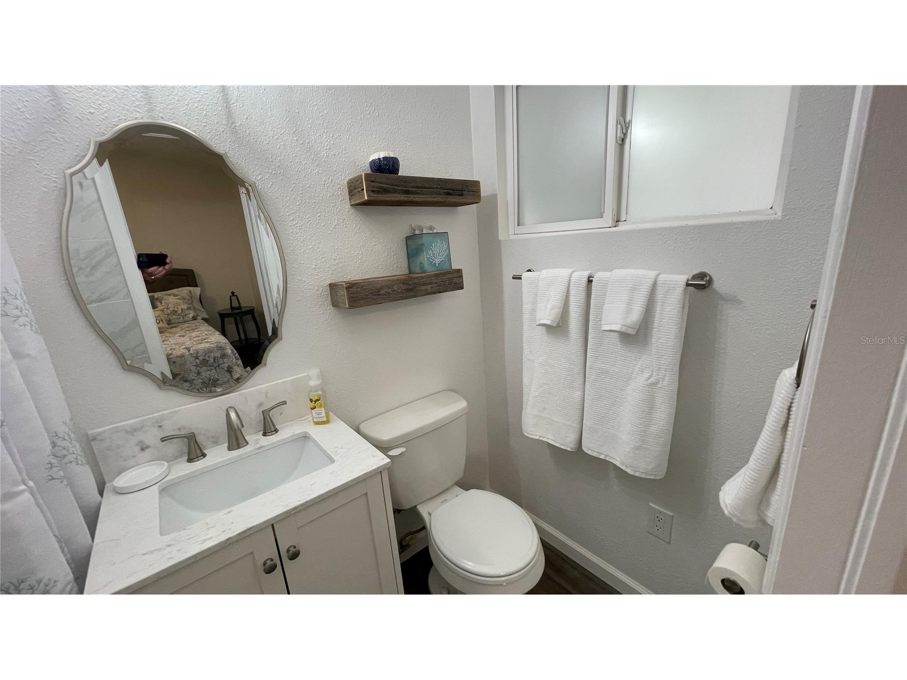 2504 S Milmar Drive Sarasota FL 34237 A4686435 image15