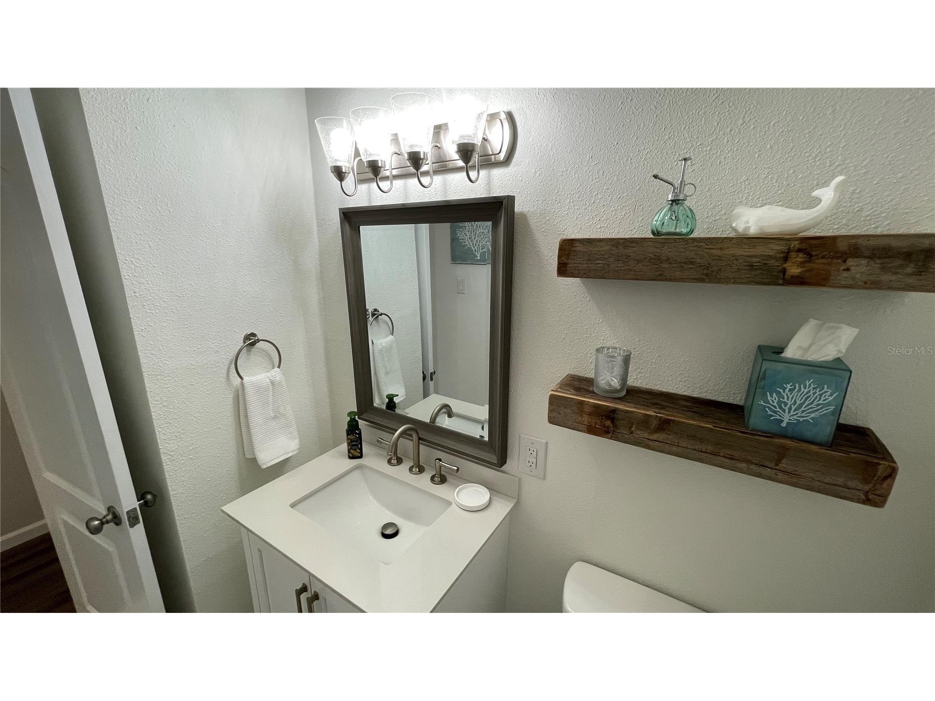 2504 S Milmar Drive Sarasota FL 34237 A4686435 image20