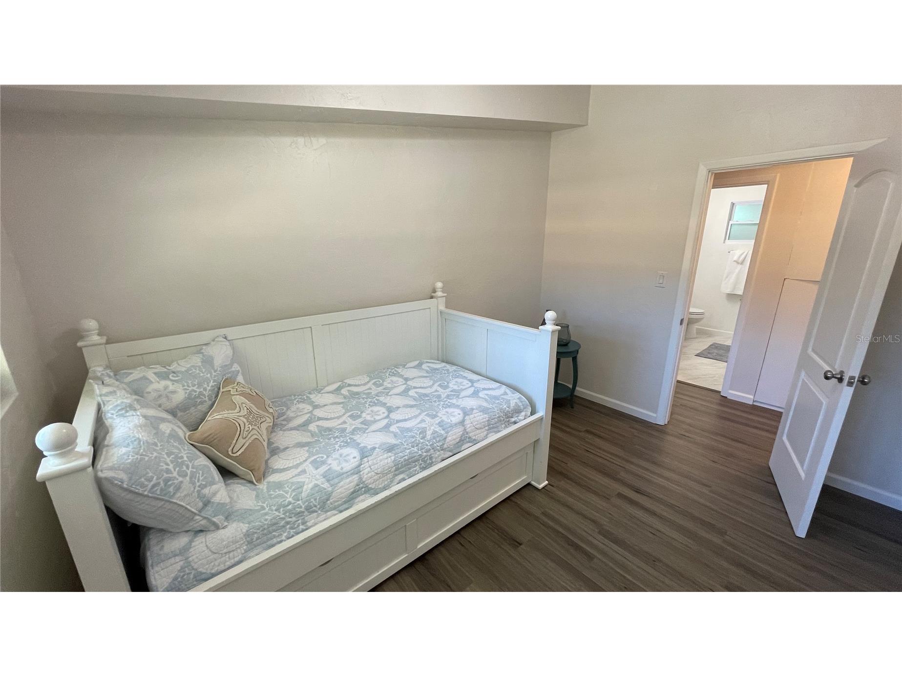 2504 S Milmar Drive Sarasota FL 34237 A4686435 image23