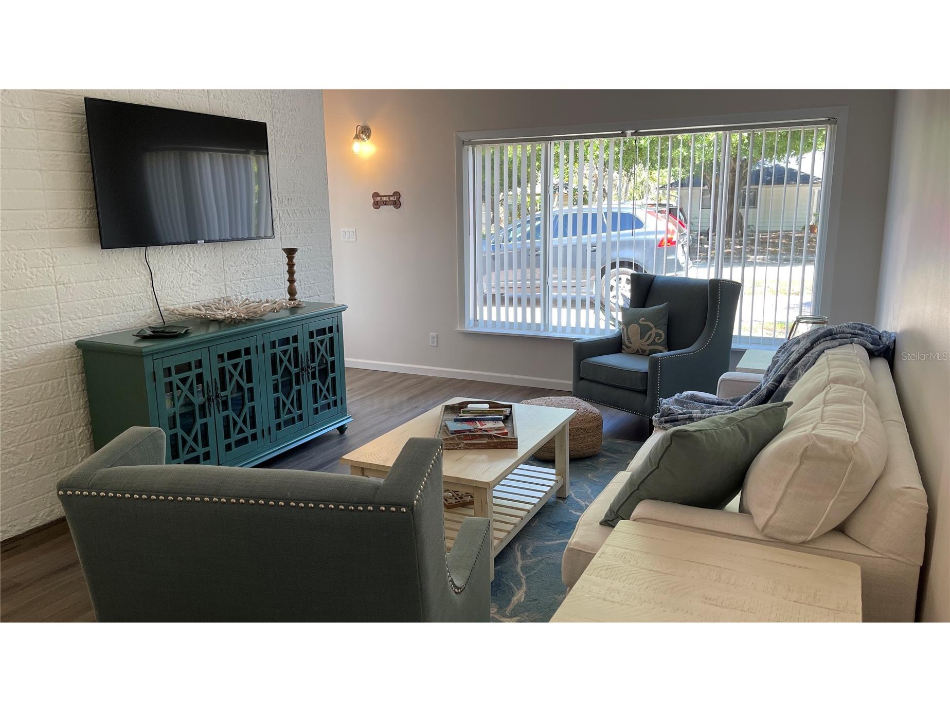 2504 S Milmar Drive Sarasota FL 34237 A4686435 image4