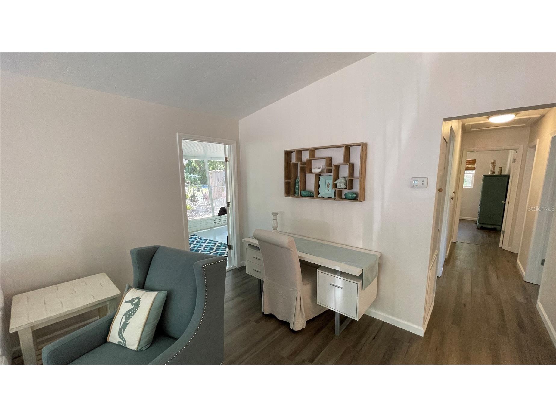 2504 S Milmar Drive Sarasota FL 34237 A4686435 image6