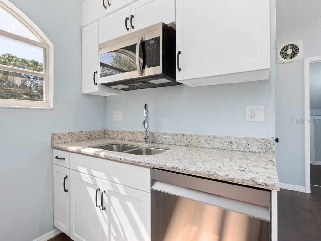 2504 Wilkinson Road Sarasota FL 34231 - PHILLIPPI CREEK A4658829 image25