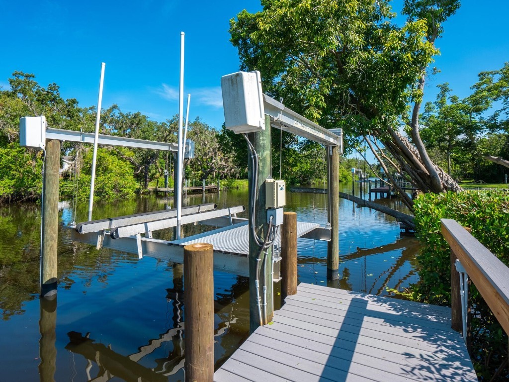 2504 Wilkinson Road Sarasota FL 34231 - PHILLIPPI CREEK A4658829 image5