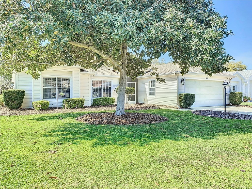 25041 Riverwalk Drive Leesburg FL 34748 - PALATLAKAHA G5078988 image1