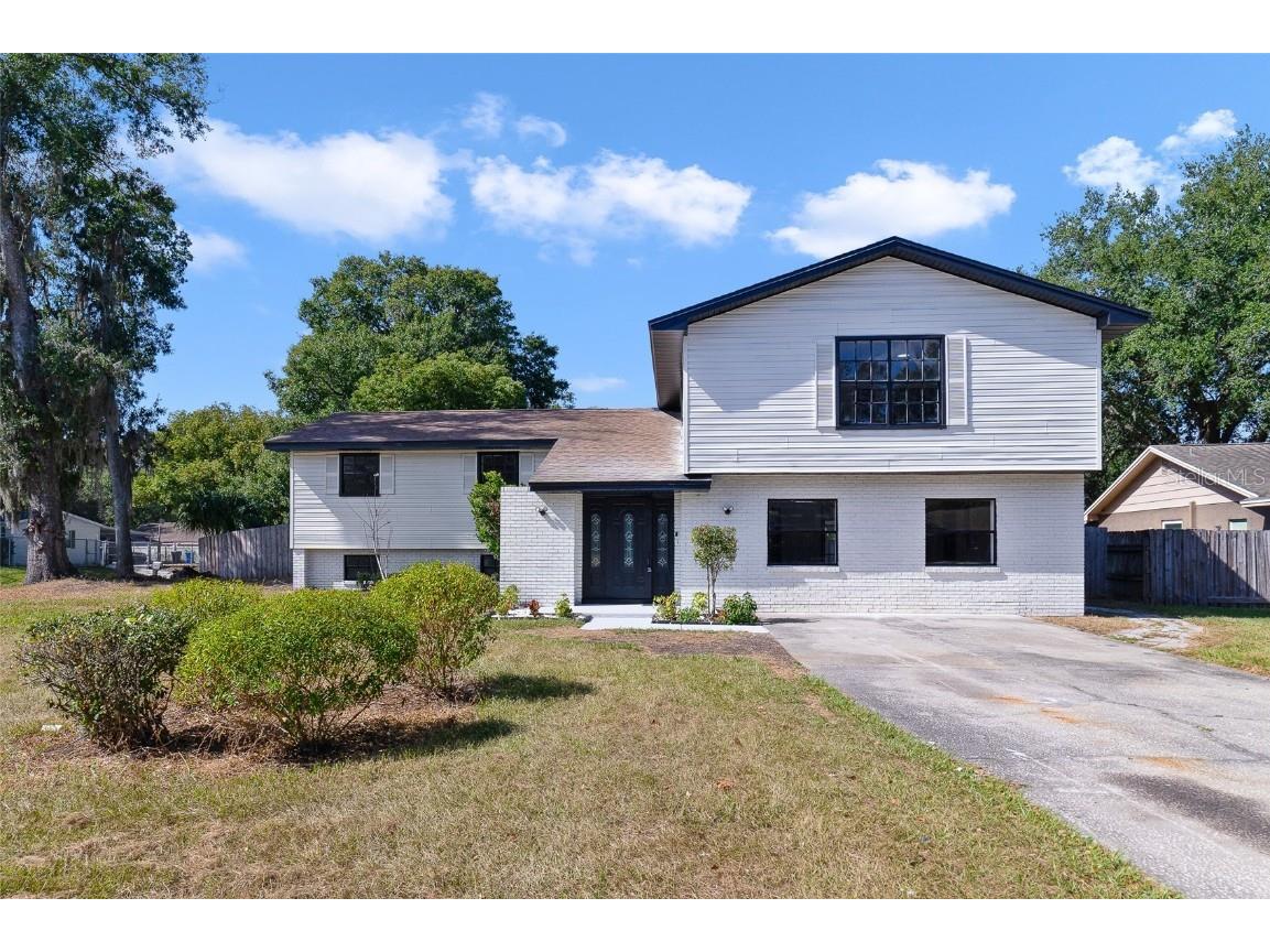 2505 Astro Place Seffner FL 33584 O6155537 image1