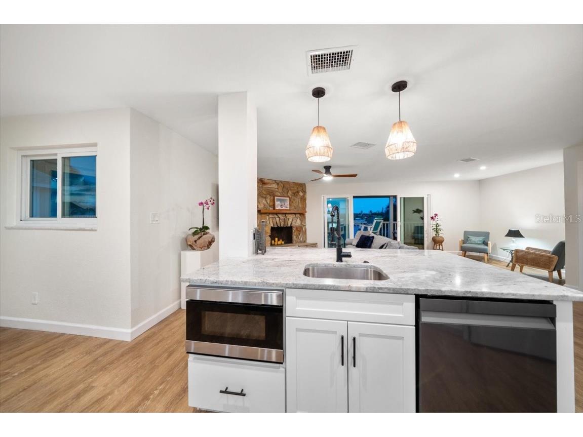 2505 Bay Boulevard #4 Indian Rocks Beach FL 33785 TB8448341 image8