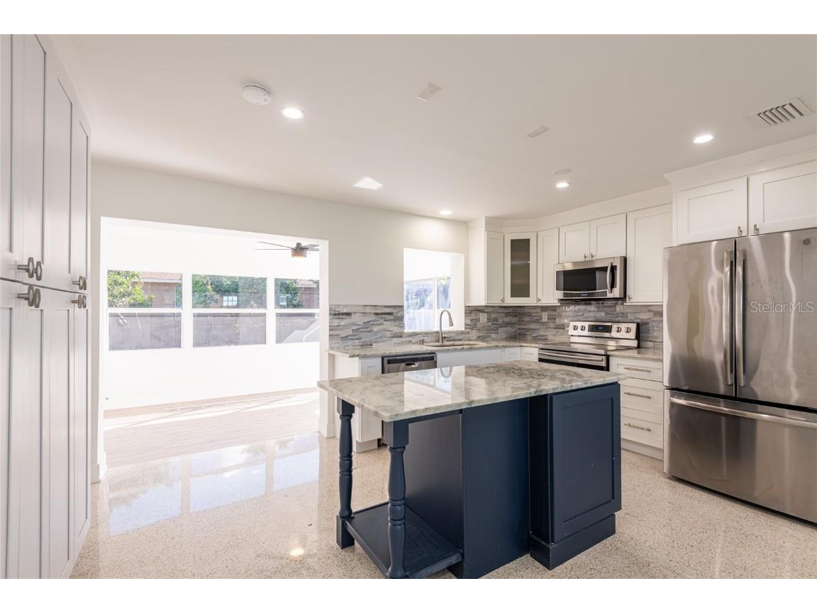 2505 Gulf Boulevard Belleair Beach FL 33786 - GULF OF MEXICO TB8458191 image9