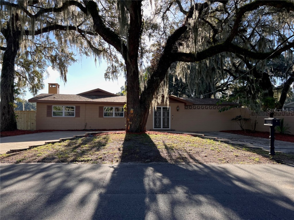 2505 Stoer Island Drive Leesburg FL 34748 - POSSIBLE DYCHES LAKE O6158737 image1