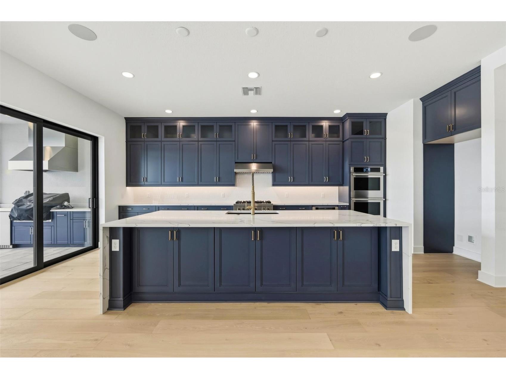 2505 Waterfront Circle Sarasota FL 34240 A4684862 image18