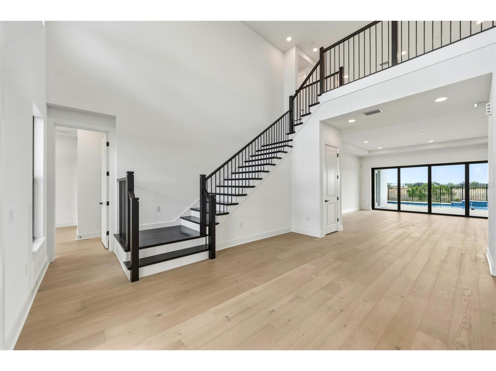 2505 Waterfront Circle Sarasota FL 34240 A4684862 image25
