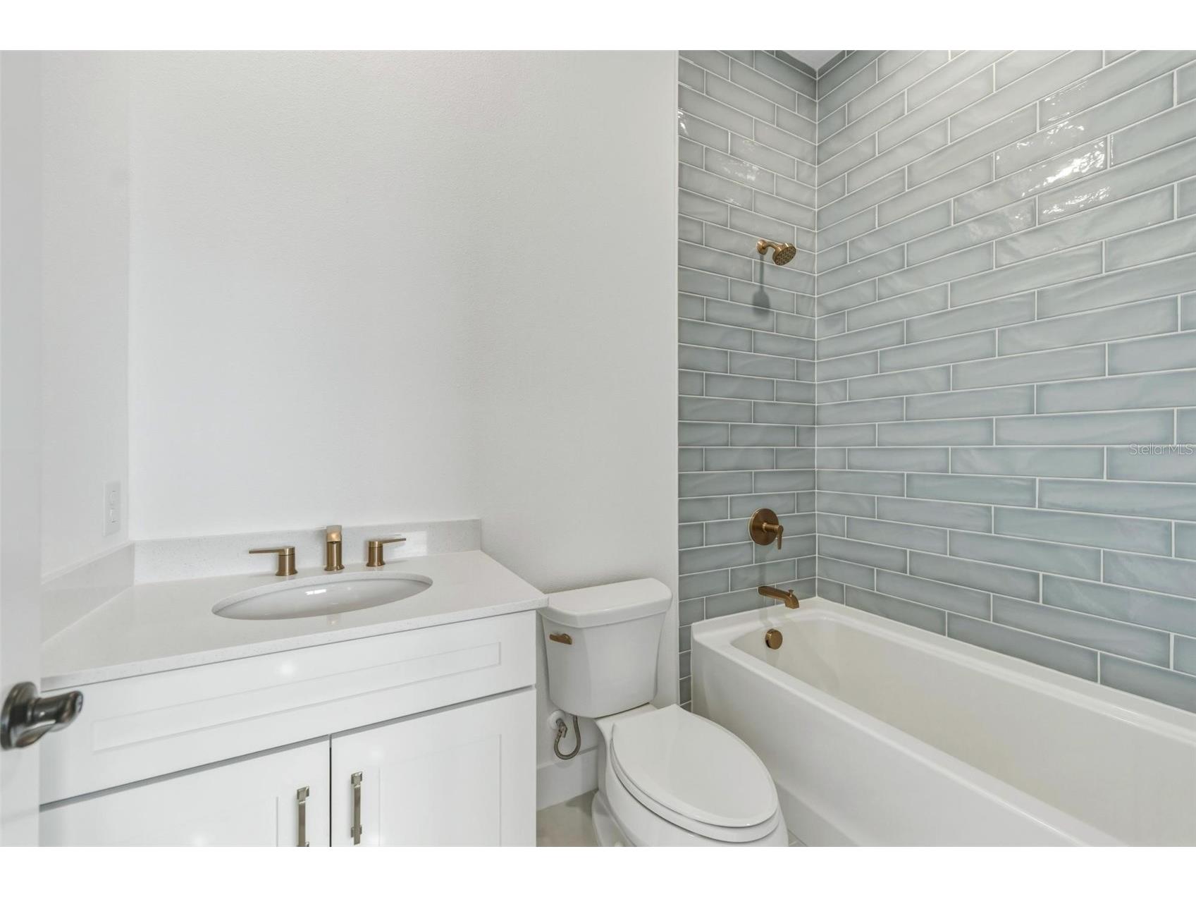2505 Waterfront Circle Sarasota FL 34240 A4684862 image38
