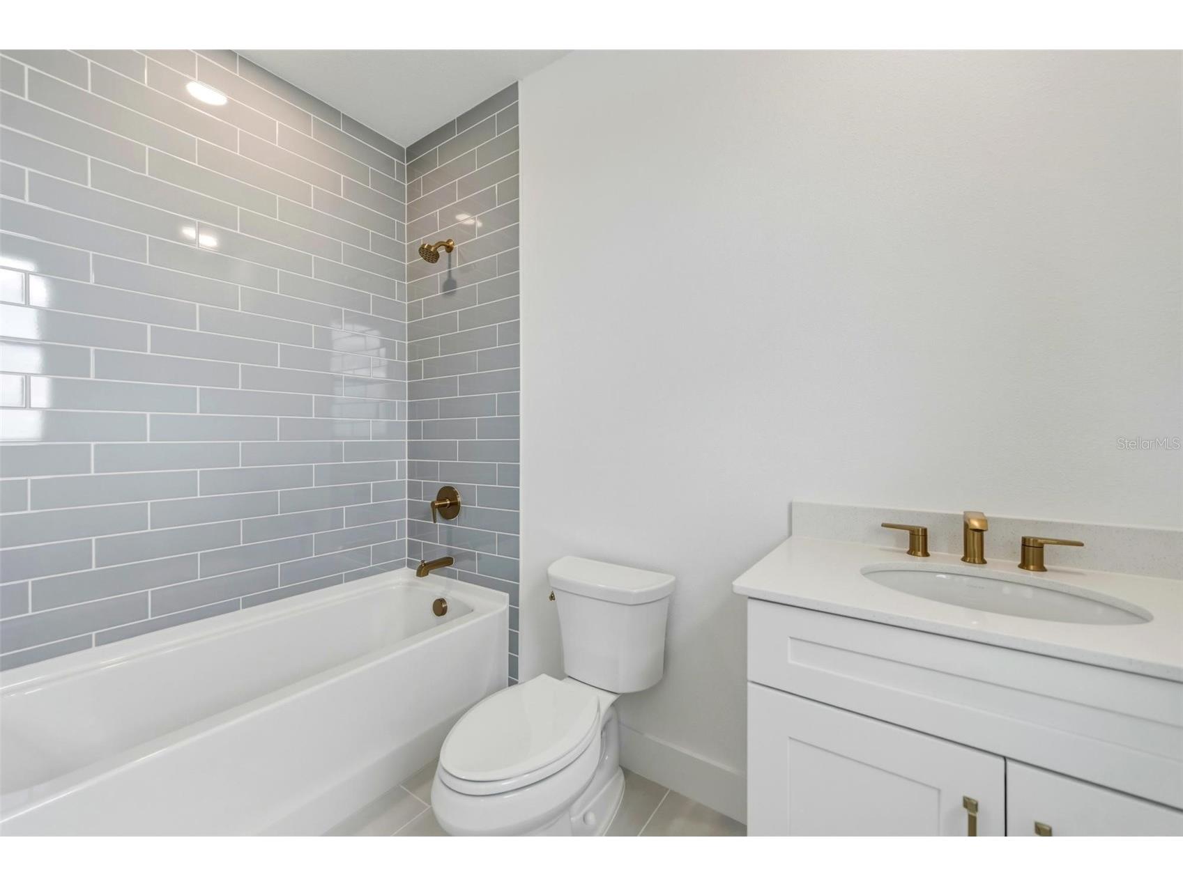 2505 Waterfront Circle Sarasota FL 34240 A4684862 image42