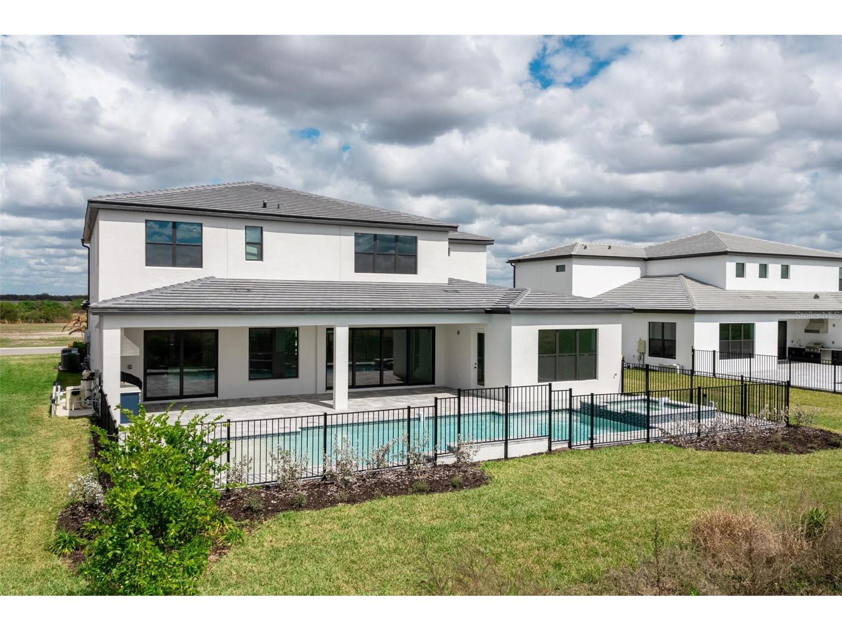 2505 Waterfront Circle Sarasota FL 34240 A4684862 image54