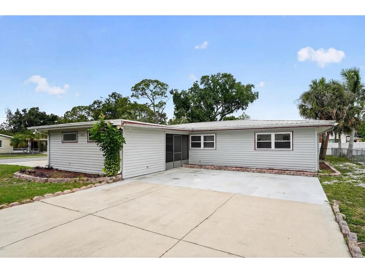 2505 Wood Street Sarasota FL 34237 A4696166 image1