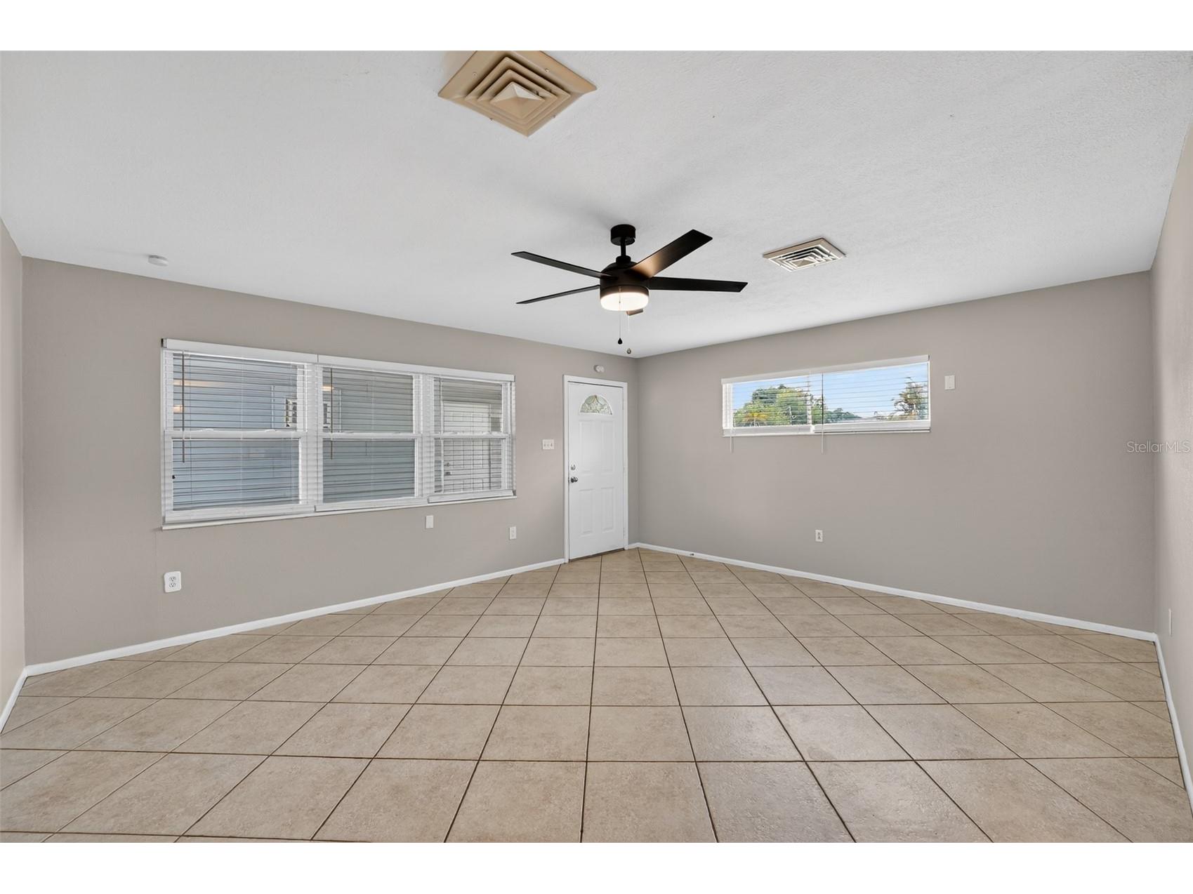 2505 Wood Street Sarasota FL 34237 A4696166 image11