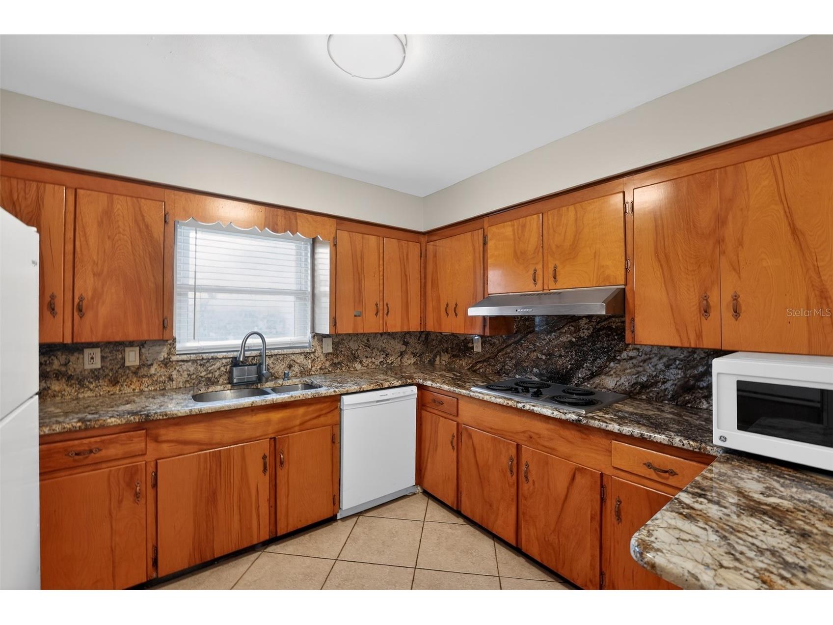 2505 Wood Street Sarasota FL 34237 A4696166 image17