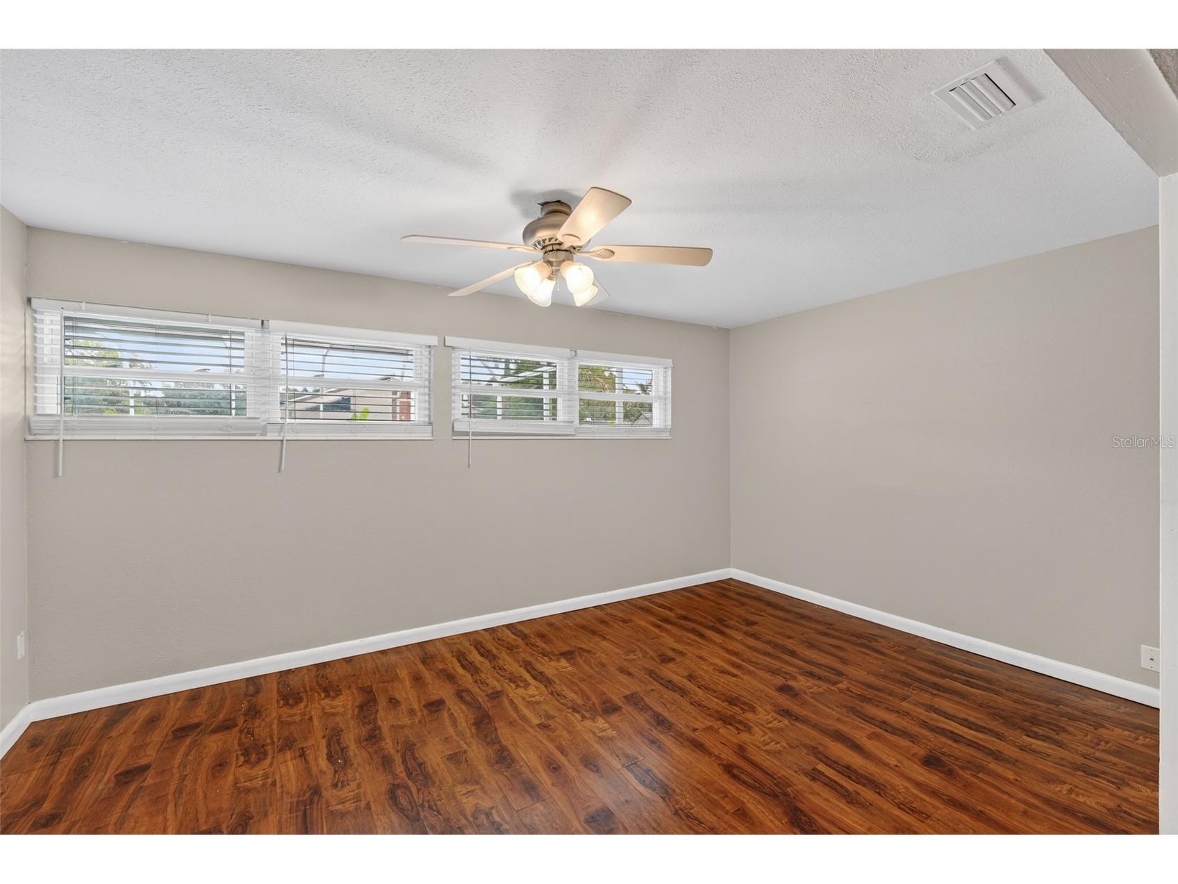 2505 Wood Street Sarasota FL 34237 A4696166 image35