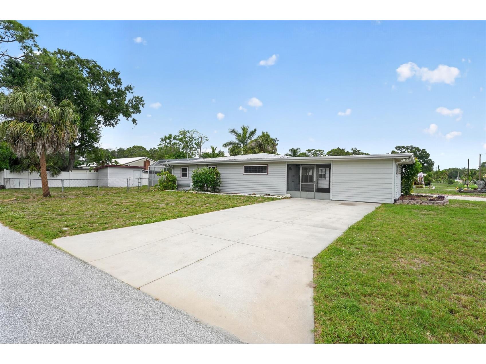 2505 Wood Street Sarasota FL 34237 A4696166 image42