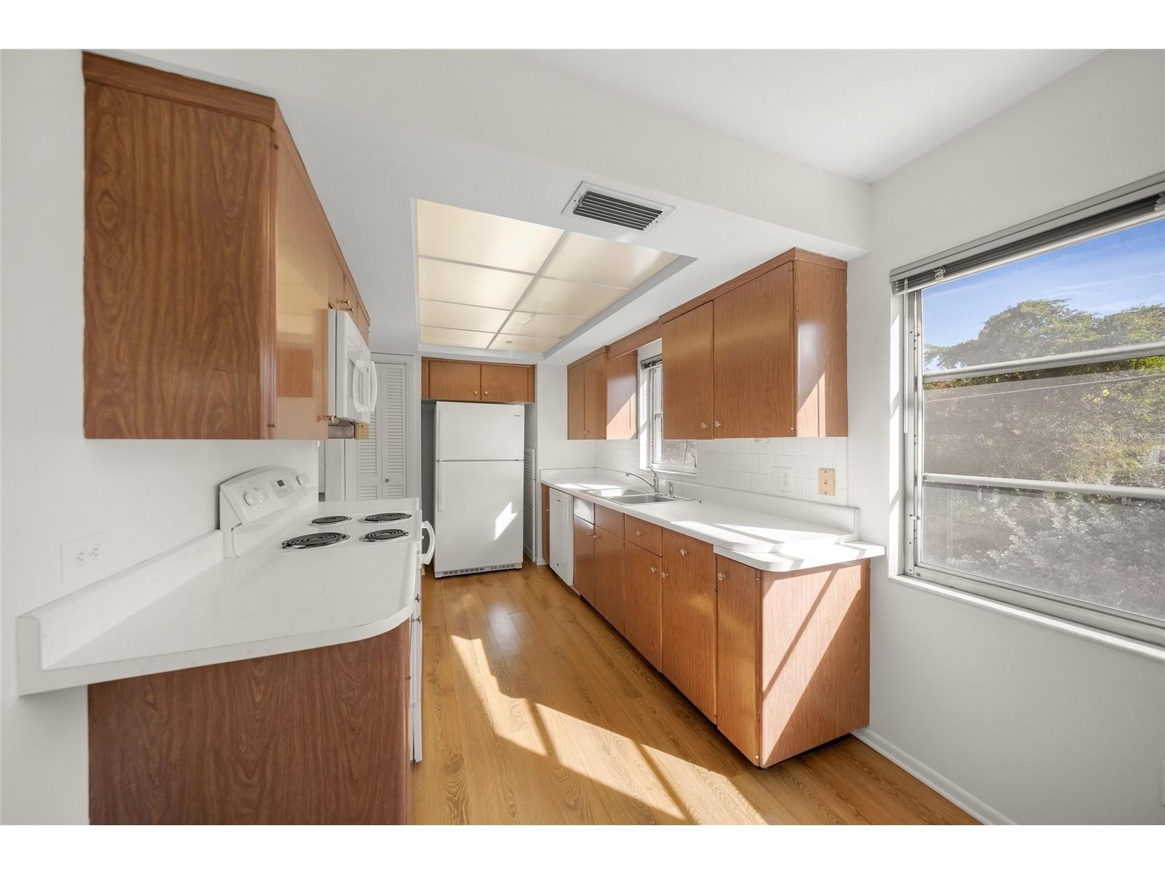 2507 Beneva Road #10 Sarasota FL 34232 A4679145 image11