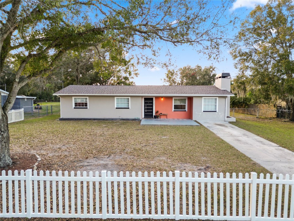 2507 Crystal Lake Acres Drive Lakeland FL 33801 P4928604 image1