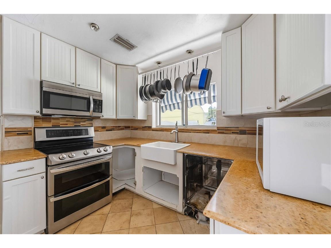 2507 Riverview Boulevard Bradenton FL 34205 - MANATEE RIVER A4666114 image4