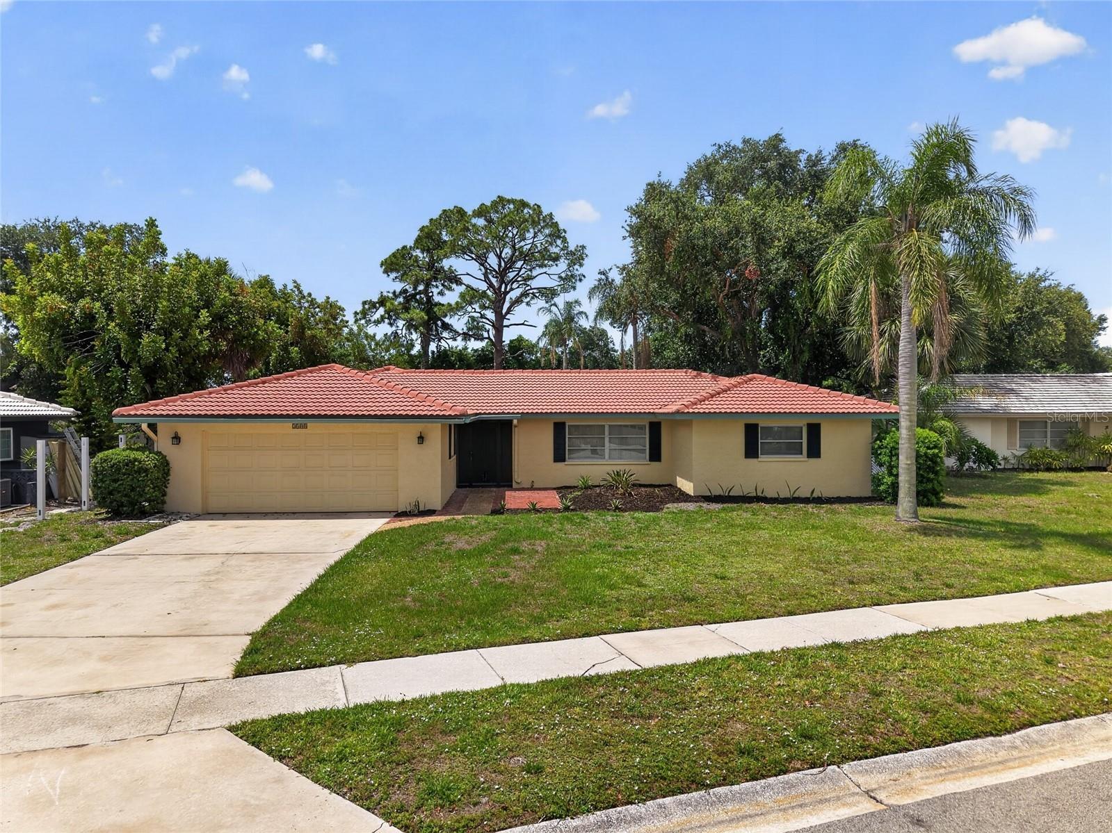2508 Cardwell Way Sarasota FL 34231 A4695158 image1