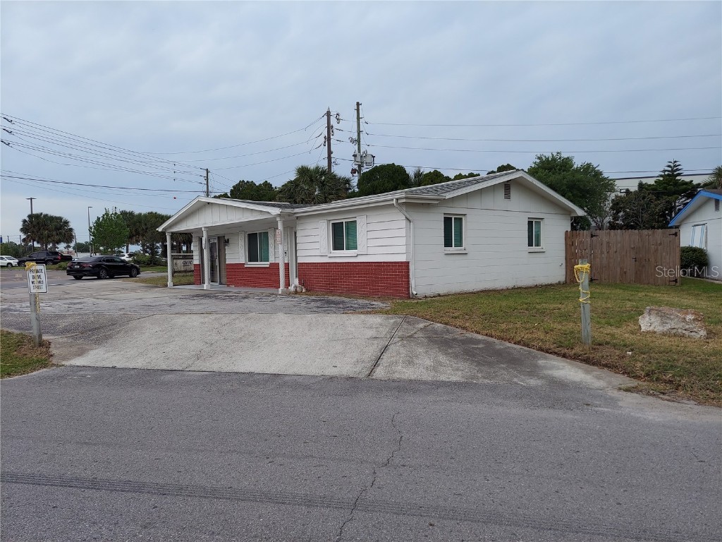 2509 SE Cheval Drive, Holiday, FL, 34690 MLS T3362649 Edina Realty