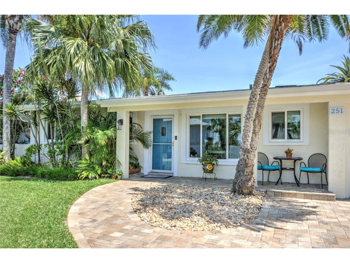 251 173rd Avenue E North Redington Beach FL 33708 - BOCA CIEGA BAY U8202819 image1