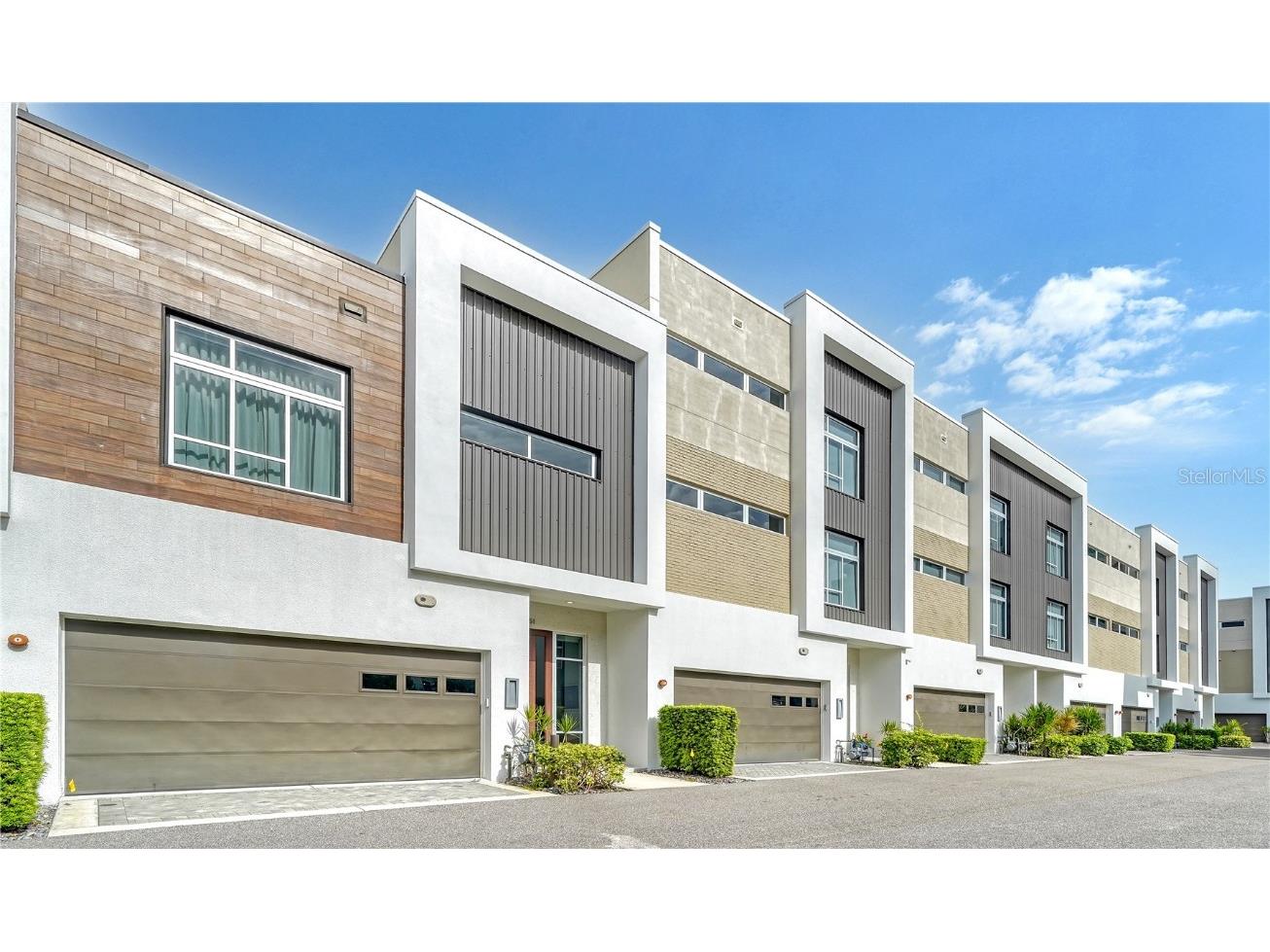 251 Cosmopolitan Court Sarasota FL 34236 A4616605 image1