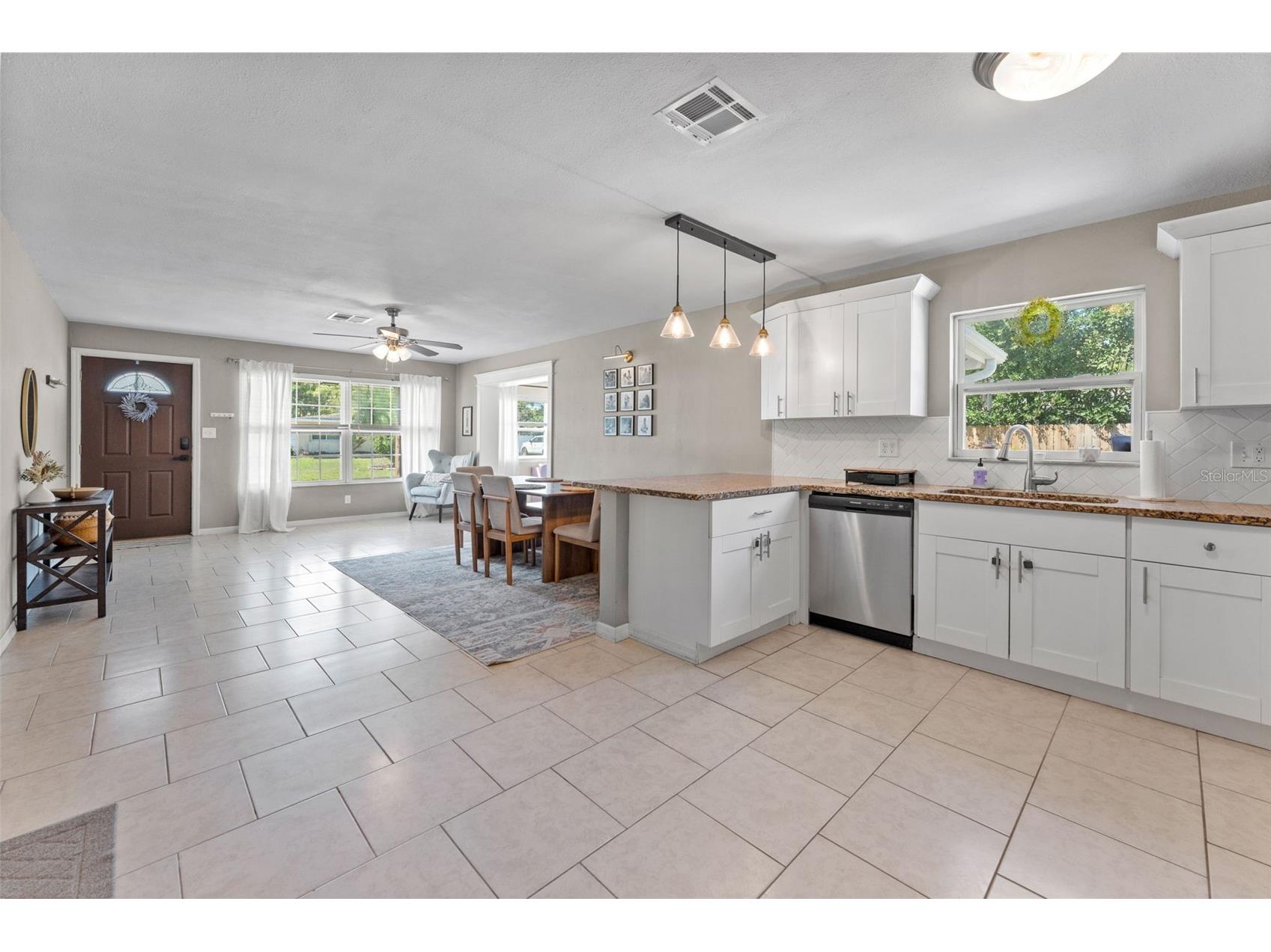251 Davison Avenue NE Saint Petersburg FL 33703 TB8485244 image14