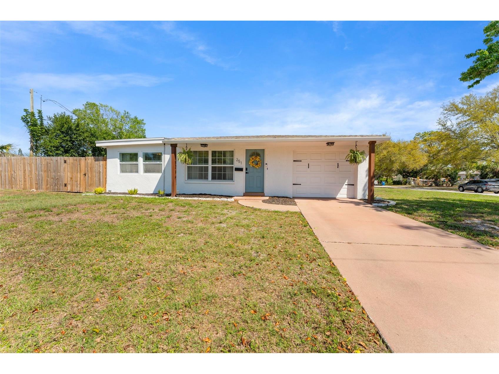 251 Davison Avenue NE Saint Petersburg FL 33703 TB8485244 image2