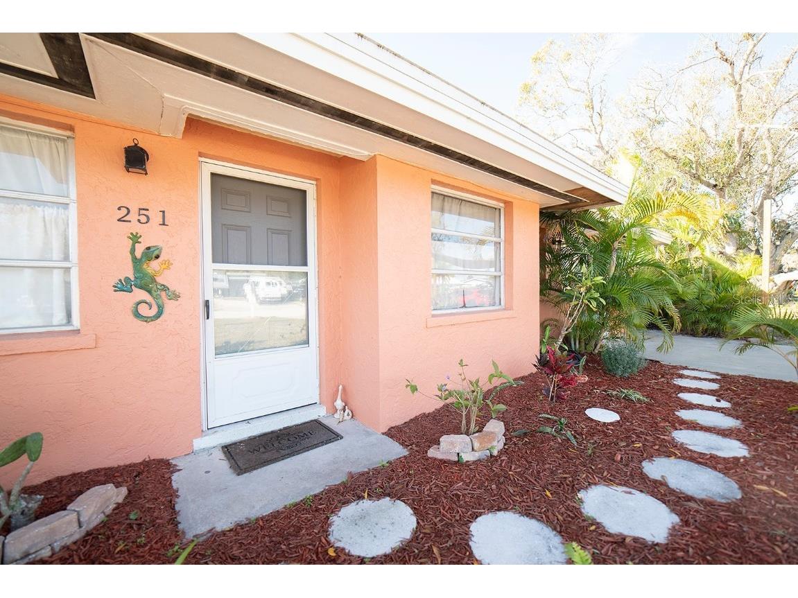 251 Lakeview Lane Englewood FL 34223 D6134960 image1