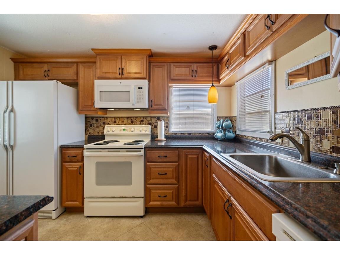 251 Southwinds Drive Sarasota FL 34231 A4669553 image10