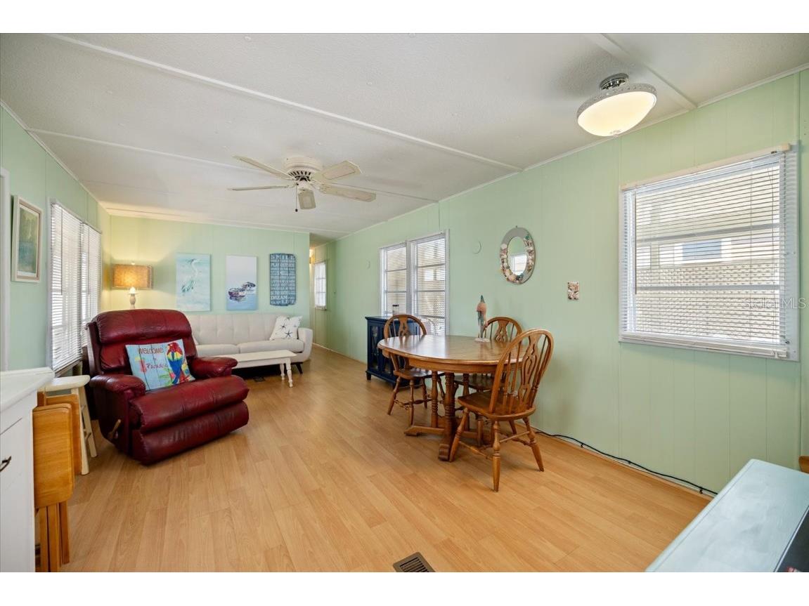 251 Southwinds Drive Sarasota FL 34231 A4669553 image11