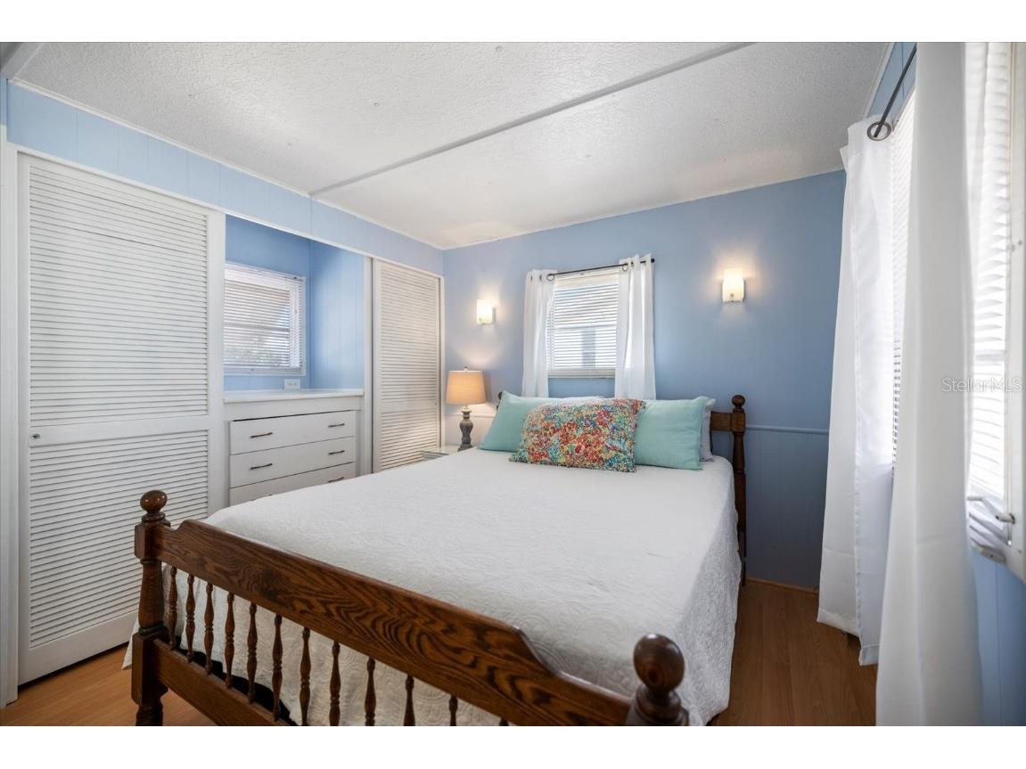 251 Southwinds Drive Sarasota FL 34231 A4669553 image16