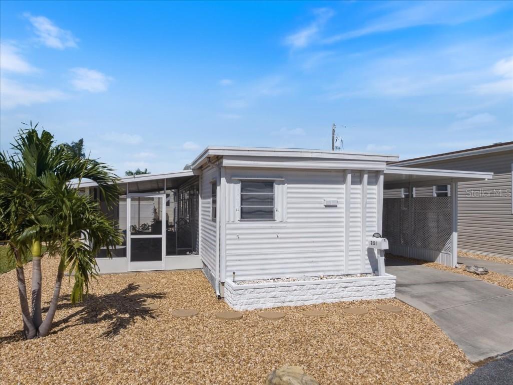 251 Southwinds Drive Sarasota FL 34231 A4669553 image2