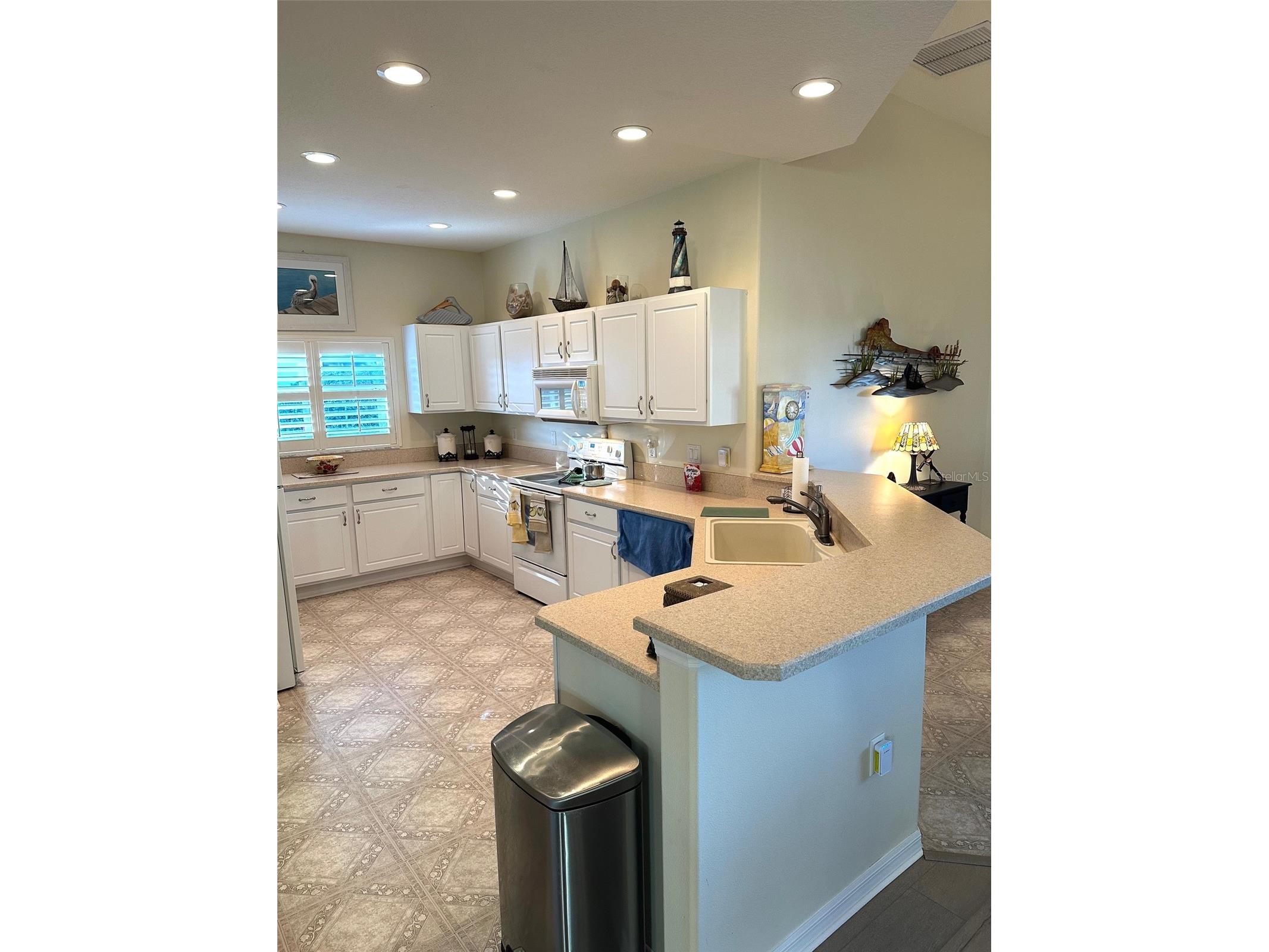 251 W Rexford Drive Beverly Hills FL 34465 G5106936 image10