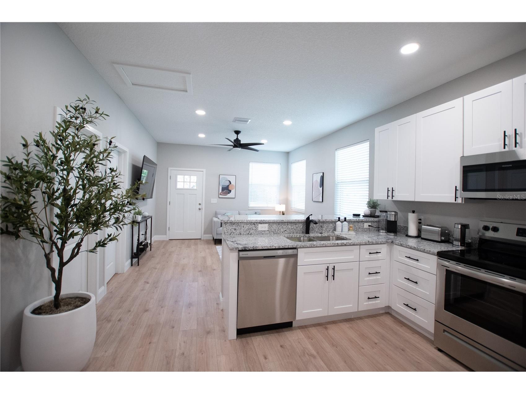 2510 16th Avenue N Saint Petersburg FL 33713 TB8525945 image18