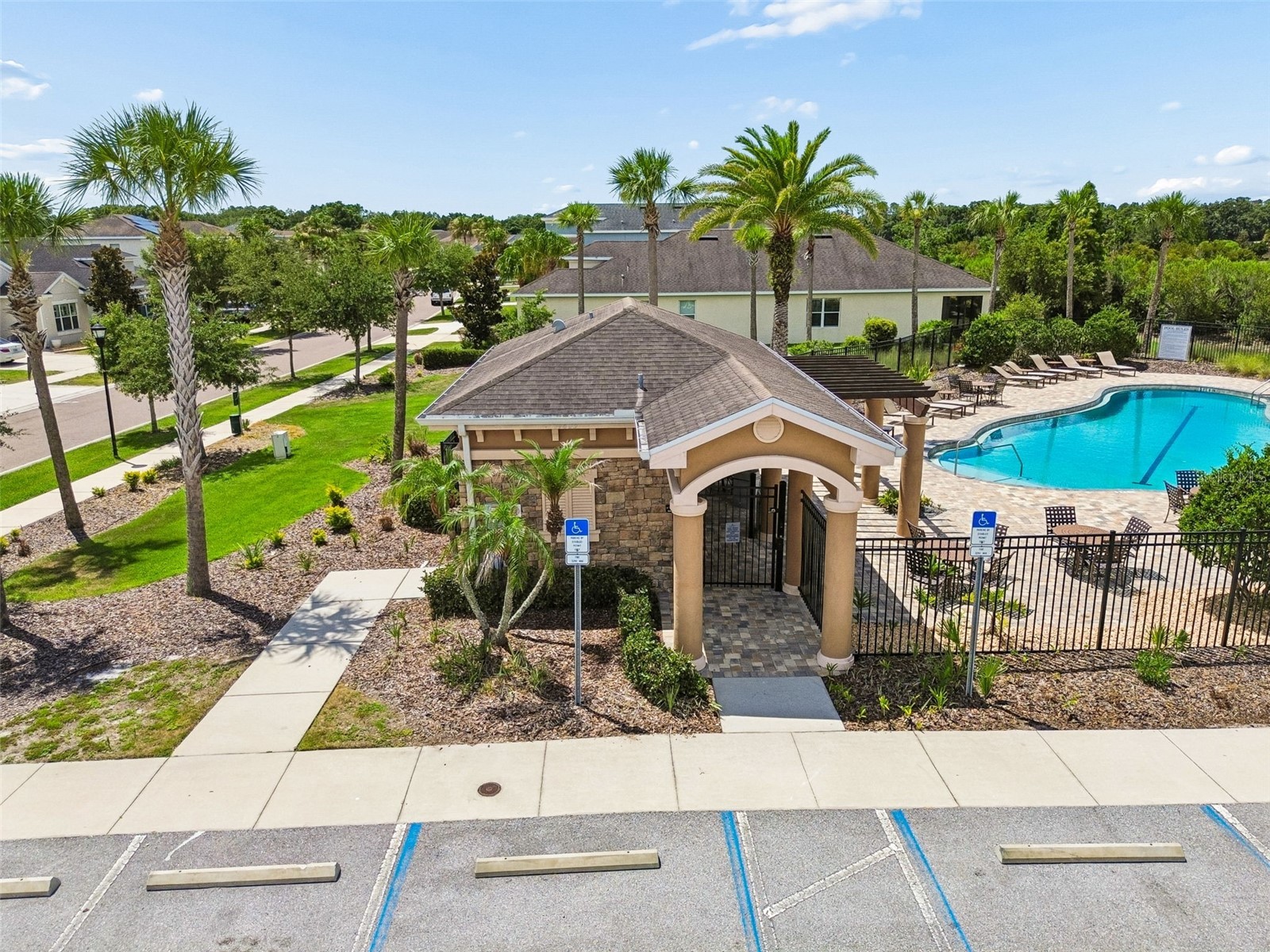2510 Edgewater Falls Drive Brandon FL 33511 TB8498623 image48