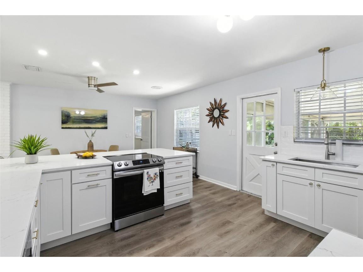 2510 Lake Ellen Drive Tampa FL 33618 TB8400954 image16