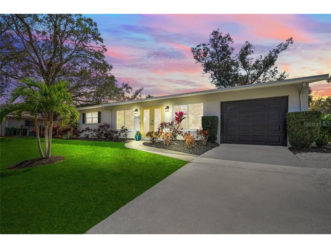 2510 Wisteria Street Sarasota FL 34239 A4600104 image1