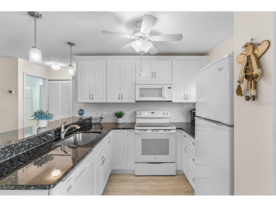 25100 Sandhill Boulevard #R202 Punta Gorda FL 33983 C7508018 image4