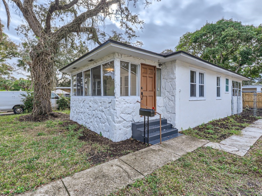 2511 8th Street S #1 Saint Petersburg FL 33705 O6170663 image1